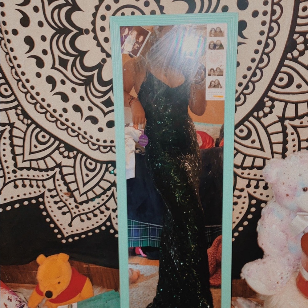 PROM DRESS. Dark sequin green, size large, Taisia brand
